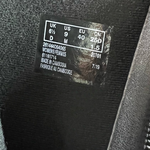 Clarks Black 1/2 Boots - Picture 4 of 4